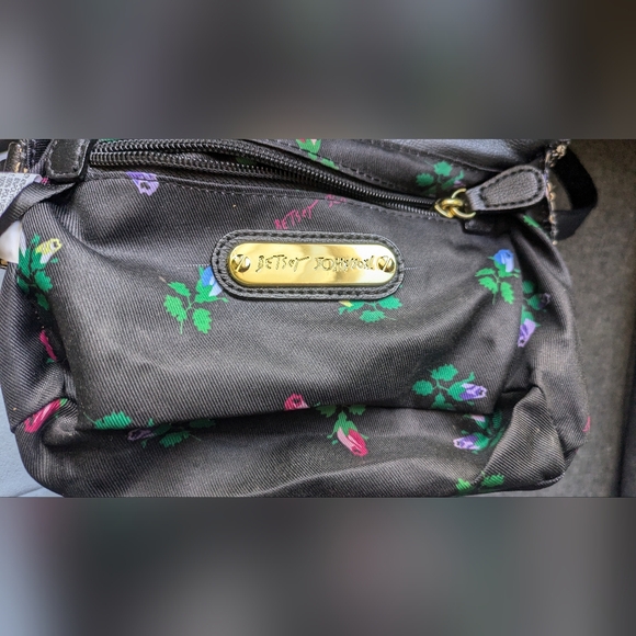 Betsy Johnson Phone ๐โค๏ธโ๐ฅ๐ Bag. - Picture 9 of 12